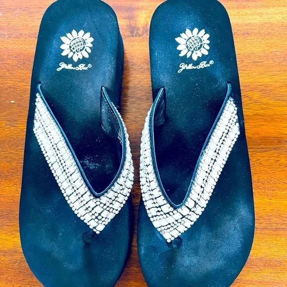 Yellow box jeweled white flip-flops. - Picture 1 of 2